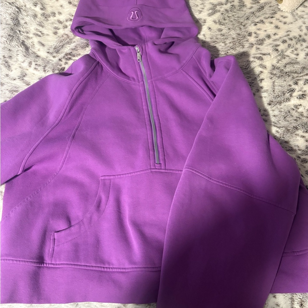 Lululemon Cropped Scuba